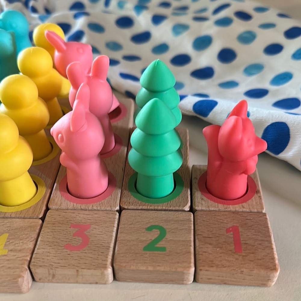 Lovevery Montessori Math Bars & Number Tiles, Nature Counters - Picture 7 of 8